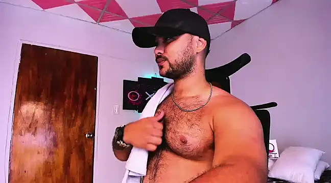 Snapshot of Sebas-hott chatting on December 18, 5:48 am Sebas-hott online show from December 18, 5:48 am