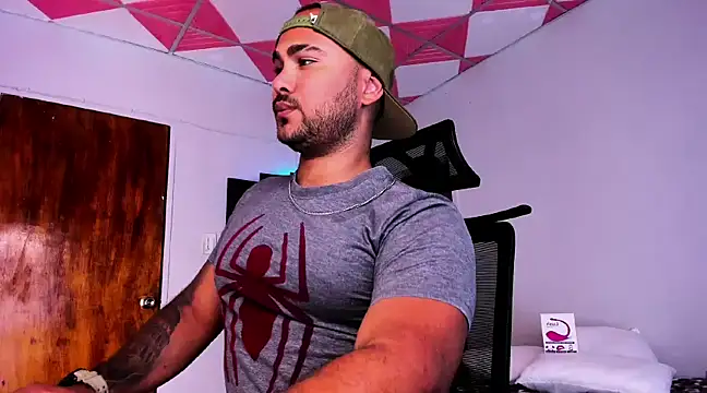 Snapshot of Sebas-hott chatting on January 5, 3:11 am Sebas-hott online show from January 5, 3:11 am
