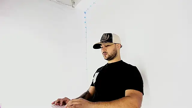 Snapshot of Sebas-hott chatting on September 13, 9:47 pm Sebas-hott online show from September 13, 9:47 pm