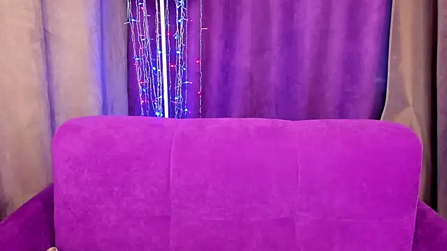 Snapshot of AlinaLovelyX chatting on February 16, 1:25 am AlinaLovelyX online show from February 16, 1:25 am