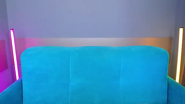 Snapshot of AlinaLovelyX chatting on February 20, 1:25 am AlinaLovelyX online show from February 20, 1:25 am