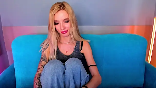 Snapshot of AlinaLovelyX chatting on March 6, 4:41 am AlinaLovelyX online show from March 6, 4:41 am