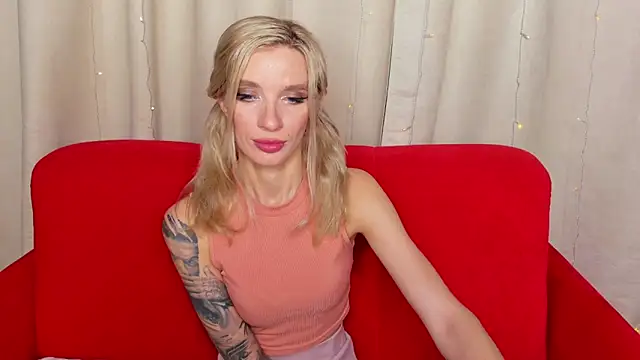 Snapshot of AlinaLovelyX chatting on September 26, 1:20 am AlinaLovelyX online show from September 26, 1:20 am