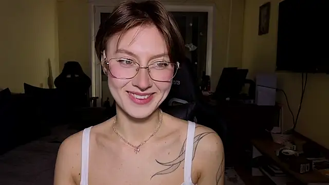 Snapshot of MalvinaBlum chatting on February 13, 2:13 pm MalvinaBlum online show from February 13, 2:13 pm