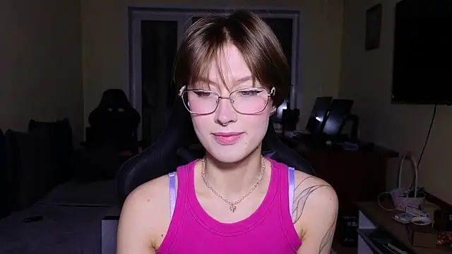 Snapshot of MalvinaBlum chatting on February 22, 12:47 pm MalvinaBlum online show from February 22, 12:47 pm