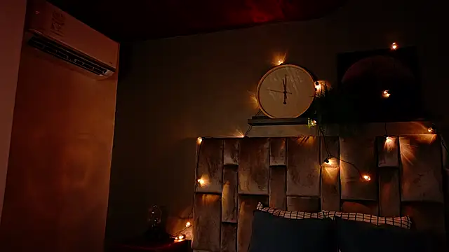 alaia-rogers online show from September 18, 11:34 am