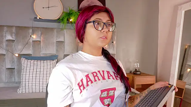 alaia-rogers online show from October 10, 11:42 am