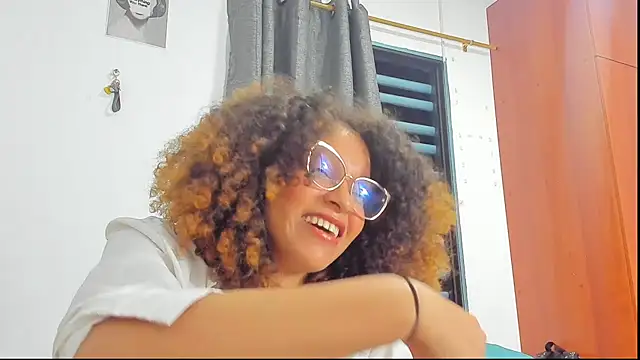 Ada gales  online show from October 30, 3:41 am