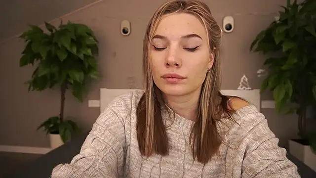 IceDanielles online show from January 2, 2:57 pm