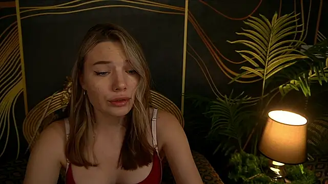 IceDanielles online show from February 1, 2:45 pm