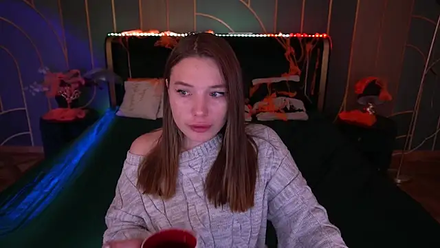 IceDanielles online show from October 28, 1:36 pm