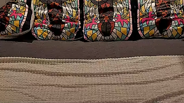 IceDanielles online show from November 27, 1:35 pm