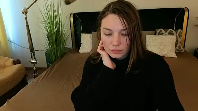 IceDanielles online show from April 3, 12:36 pm