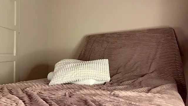 itsmaxxbaby  online show from January 17, 5:34 am