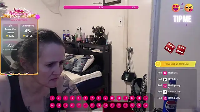 Snapshot of Demonicmiss chatting on June 6, 10:53 am Demonicmiss online show from June 6, 10:53 am