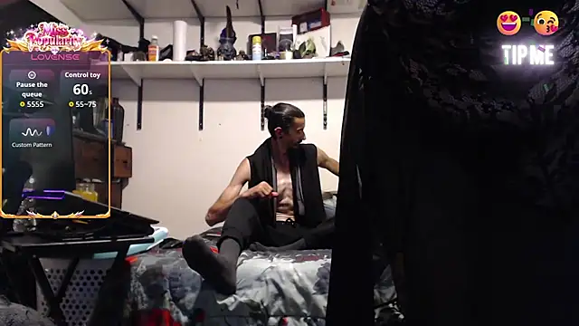 Snapshot of Demonicmiss chatting on July 1, 2:24 am Demonicmiss online show from July 1, 2:24 am