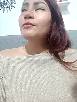 Snapshot of ZUCAAT chatting on November 14, 3:38 am ZUCAAT online show from November 14, 3:38 am