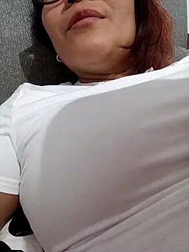 Snapshot of ZUCAAT chatting on November 21, 4:33 am ZUCAAT online show from November 21, 4:33 am