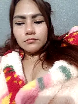 Snapshot of ZUCAAT chatting on November 22, 5:17 am ZUCAAT online show from November 22, 5:17 am