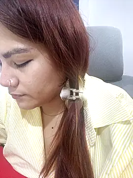 Snapshot of ZUCAAT chatting on December 5, 4:32 am ZUCAAT online show from December 5, 4:32 am