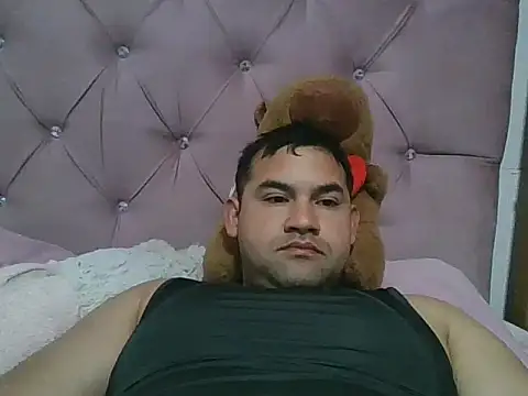 Snapshot of Maximil56 chatting on July 10, 2:52 pm Maximil56 online show from July 10, 2:52 pm