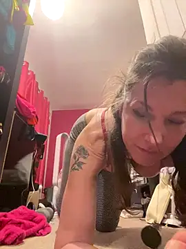 Lwhite1 online show from December 14, 11:31 pm