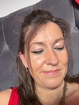 Lwhite1 online show from April 12, 2:33 pm