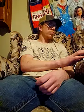 Snapshot of REDHAMMER_ chatting on March 5, 12:16 am REDHAMMER  online show from March 5, 12:16 am