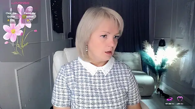 Juarnea online show from September 13, 9:09 am