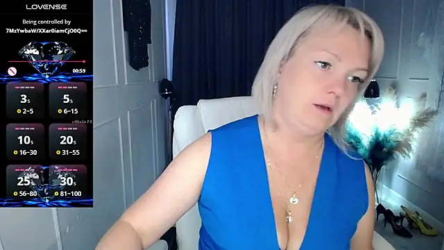 Snapshot of Juarnea chatting on May 25, 9:15 am Juarnea online show from May 25, 9:15 am