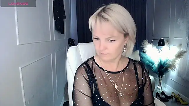 Snapshot of Juarnea chatting on June 3, 2:33 pm Juarnea online show from June 3, 2:33 pm