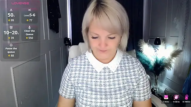 Snapshot of Juarnea chatting on June 9, 11:11 am Juarnea online show from June 9, 11:11 am