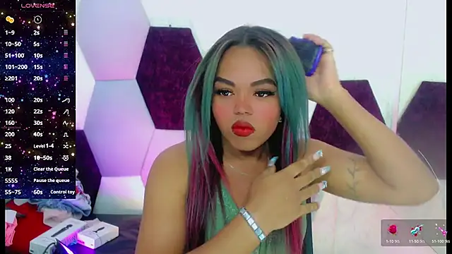 KayleighDreams  online show from January 17, 12:37 am