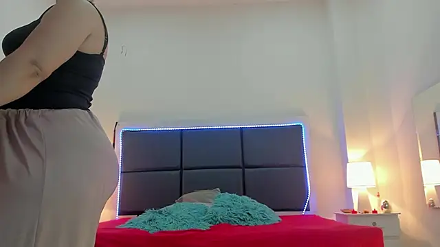 Aslhyn Gomez online show from November 6, 9:48 pm