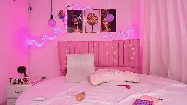 Azul horney online show from December 9, 10:30 pm