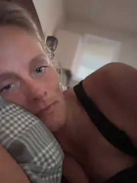 vixendoll87 online show from February 17, 2:37 pm