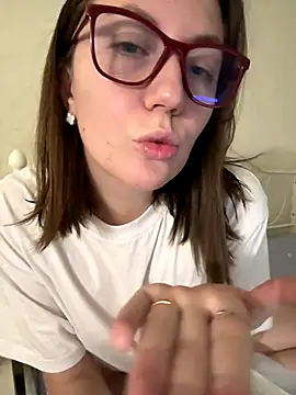 BeatriceTender online show from December 19, 6:04 pm