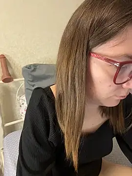 BeatriceTender online show from April 4, 7:11 pm