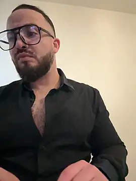 Snapshot of HairyArab90 chatting on February 11, 9:03 am HairyArab90 online show from February 11, 9:03 am