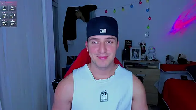 Snapshot of liam_oficial02 chatting on December 7, 3:47 am liam oficial02 online show from December 7, 3:47 am