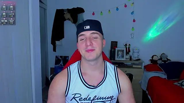 Snapshot of liam_oficial02 chatting on December 12, 3:54 am liam oficial02 online show from December 12, 3:54 am