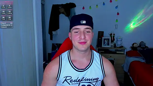 Snapshot of liam_oficial02 chatting on December 12, 6:57 am liam oficial02 online show from December 12, 6:57 am