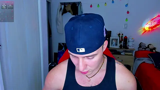 Snapshot of liam_oficial02 chatting on December 21, 3:25 am liam oficial02 online show from December 21, 3:25 am