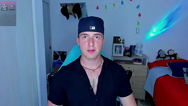 Snapshot of liam_oficial02 chatting on January 10, 4:33 am liam oficial02 online show from January 10, 4:33 am