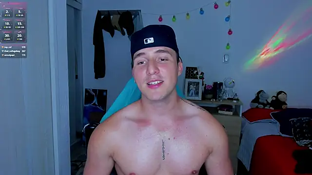 Snapshot of liam_oficial02 chatting on January 14, 6:13 am liam oficial02 online show from January 14, 6:13 am