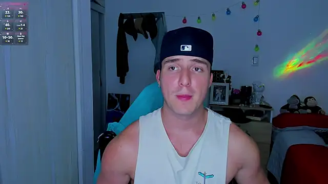 Snapshot of liam_oficial02 chatting on January 19, 3:18 am liam oficial02 online show from January 19, 3:18 am