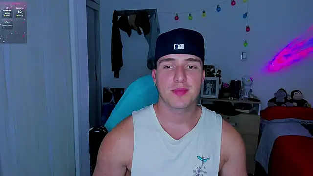 Snapshot of liam_oficial02 chatting on January 19, 6:20 am liam oficial02 online show from January 19, 6:20 am