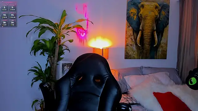 Snapshot of liam_oficial02 chatting on February 9, 3:32 am liam oficial02 online show from February 9, 3:32 am