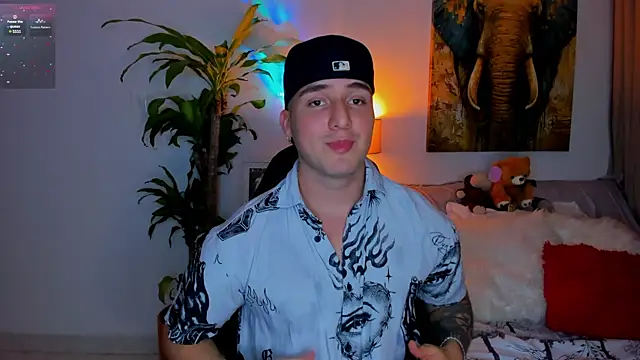 Snapshot of liam_oficial02 chatting on February 23, 2:18 am liam oficial02 online show from February 23, 2:18 am