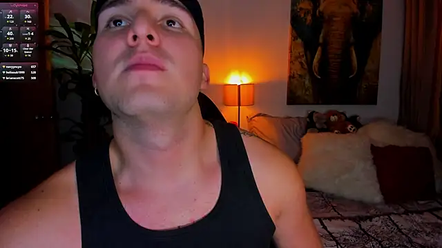 Snapshot of liam_oficial02 chatting on February 26, 4:36 am liam oficial02 online show from February 26, 4:36 am